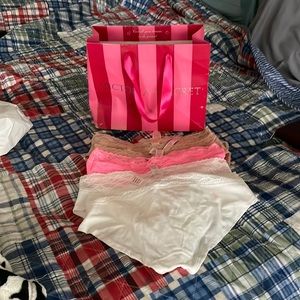 BNWT Victoria secret underwear LOT (5) Medium